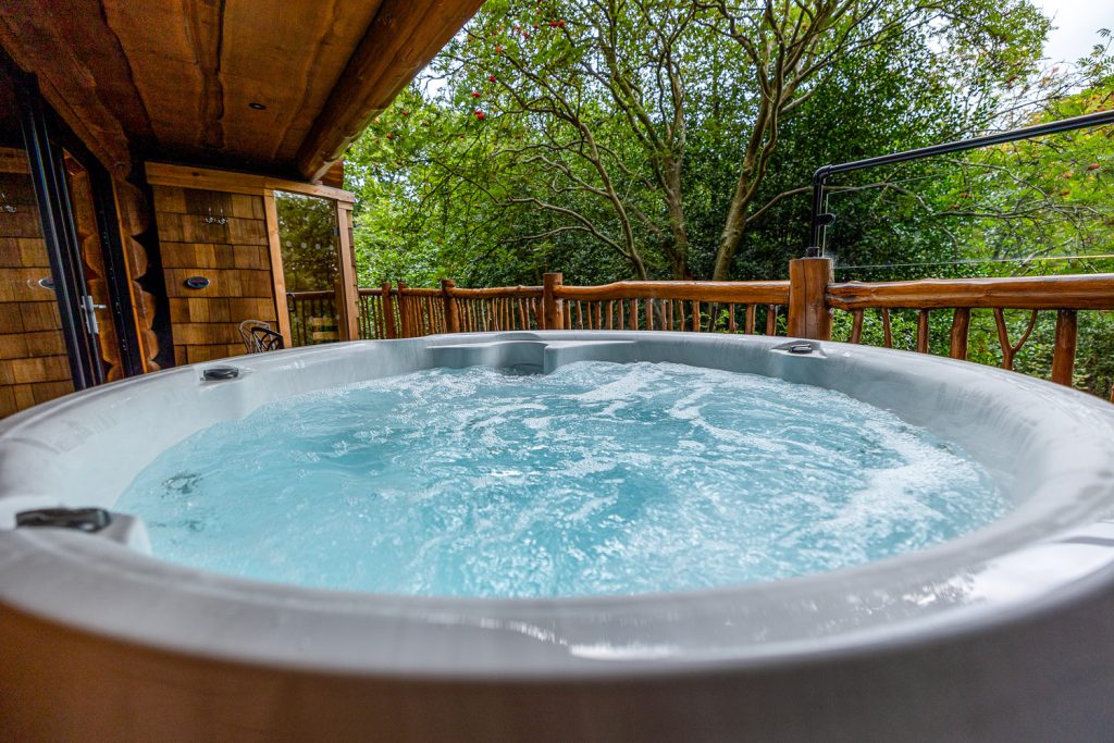Log Cabin With Hot Tubs in Derbyshire